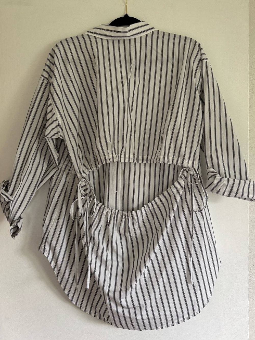 Striped Open-Back Button-Up Shirt - White & Black - Picture 4 of 4